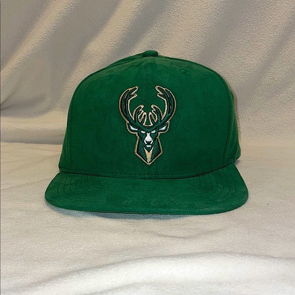 Mitchell & Ness Other - Milwaukee Bucks Mitchell & Ness Green Snapback Hat